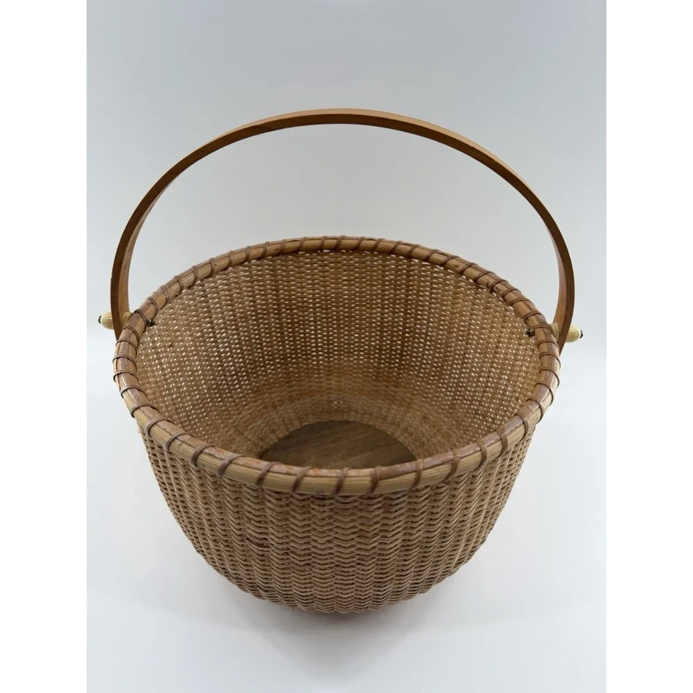 Nantucket Lighthouse Style Basket Woven Wooden Swing Handled Round 10